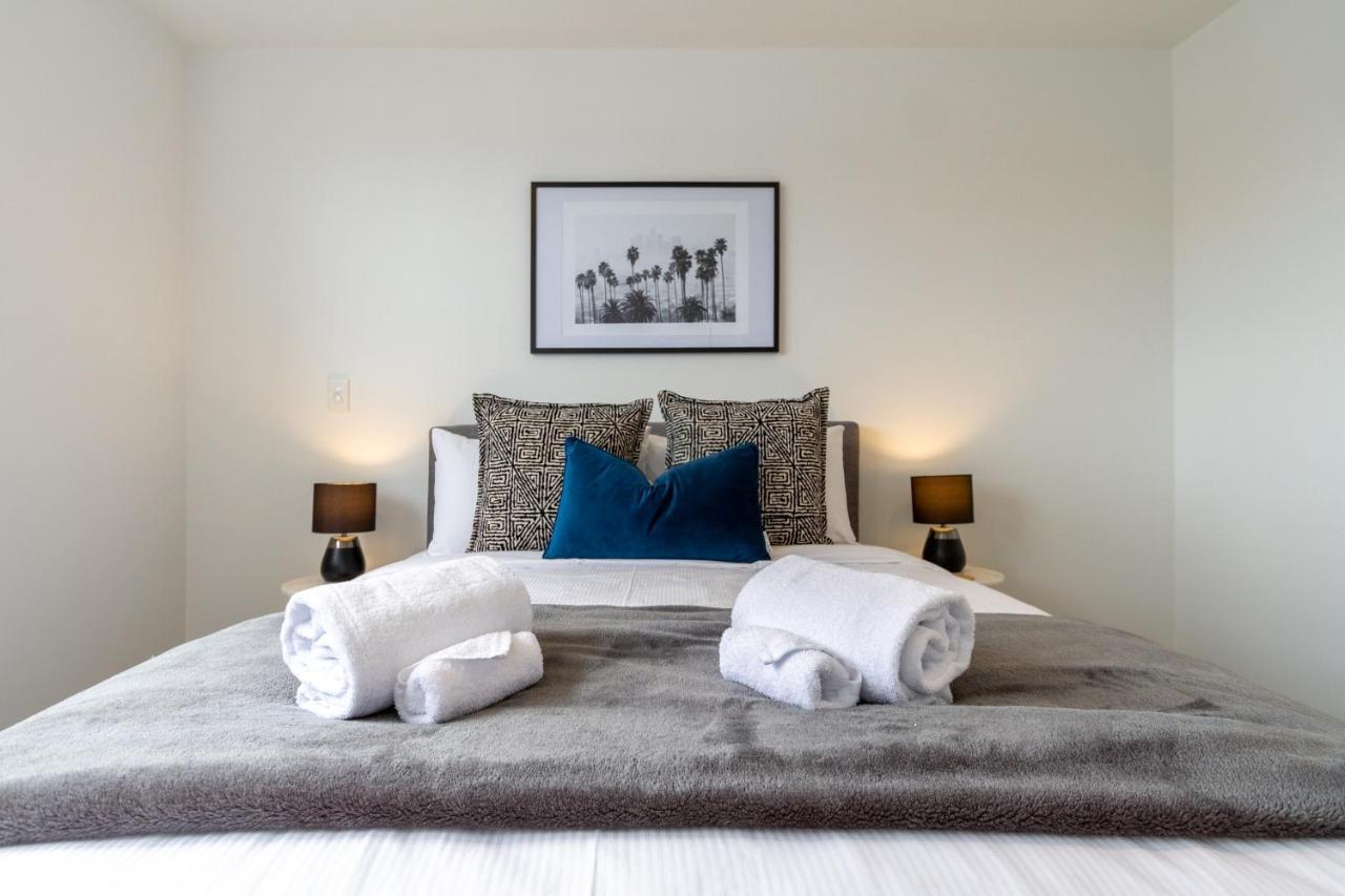 Upper Riccarton Dream - 2 Bed 2 Bath W/Carpark Daire Christchurch Dış mekan fotoğraf
